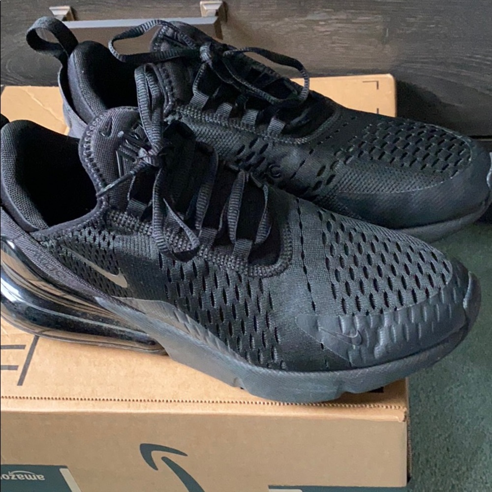 Nike Men's Air Max 270 Shoes